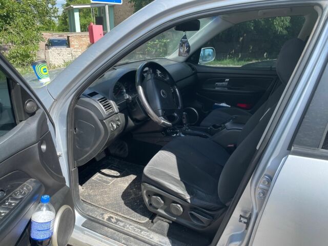 Сірий Cанг Йонг Rexton, об'ємом двигуна 2.7 л та пробігом 235 тис. км за 4500 $, фото 2 на Automoto.ua