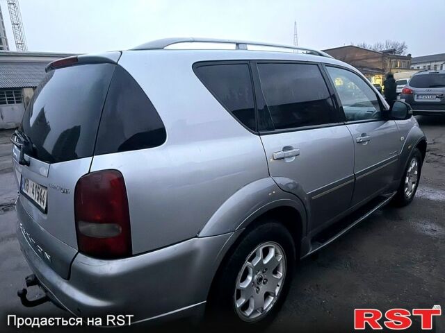 Серый Cанг Йонг Рекстон, объемом двигателя 2 л и пробегом 287 тыс. км за 3500 $, фото 4 на Automoto.ua