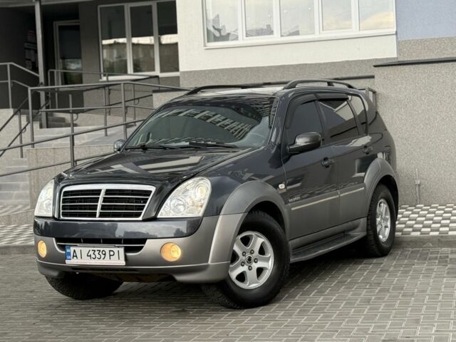 Сірий Cанг Йонг Rexton, об'ємом двигуна 2.7 л та пробігом 246 тис. км за 6999 $, фото 1 на Automoto.ua