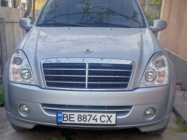 Сірий Cанг Йонг Rexton, об'ємом двигуна 0 л та пробігом 300 тис. км за 6300 $, фото 1 на Automoto.ua