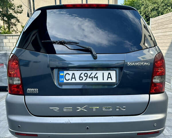 Сірий Cанг Йонг Rexton, об'ємом двигуна 2.7 л та пробігом 298 тис. км за 7500 $, фото 4 на Automoto.ua