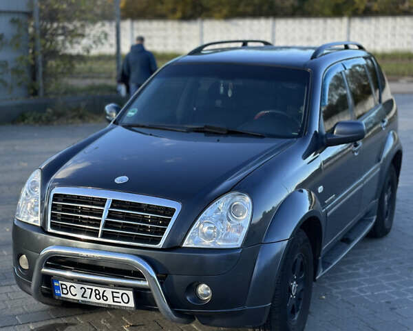 Сірий Cанг Йонг Rexton, об'ємом двигуна 2.7 л та пробігом 208 тис. км за 6800 $, фото 2 на Automoto.ua