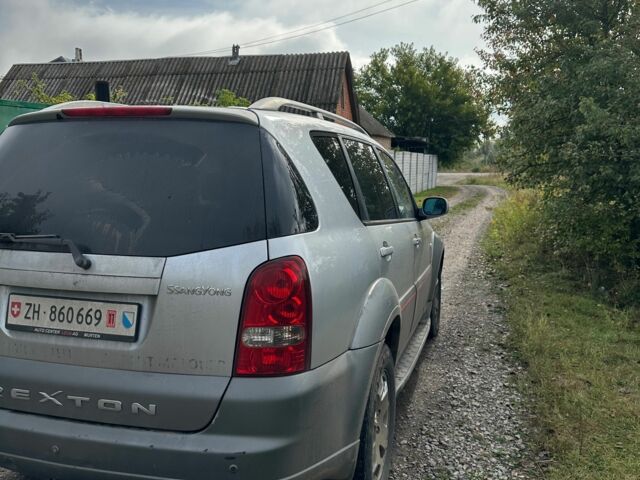 Сірий Cанг Йонг Rexton, об'ємом двигуна 2.7 л та пробігом 231 тис. км за 4858 $, фото 1 на Automoto.ua