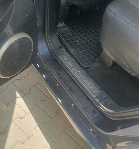 Сірий Cанг Йонг Rexton, об'ємом двигуна 2.7 л та пробігом 306 тис. км за 6300 $, фото 7 на Automoto.ua