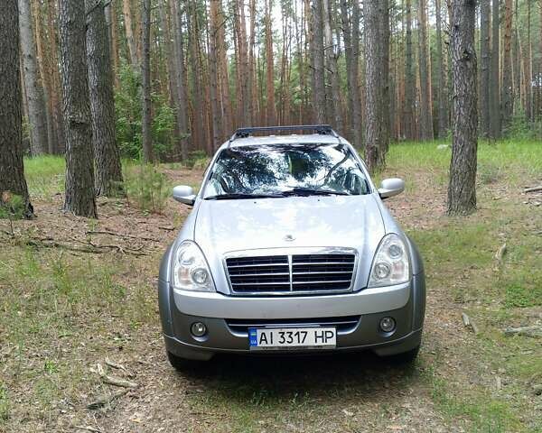 Серый Cанг Йонг Рекстон, объемом двигателя 2.7 л и пробегом 220 тыс. км за 5200 $, фото 7 на Automoto.ua