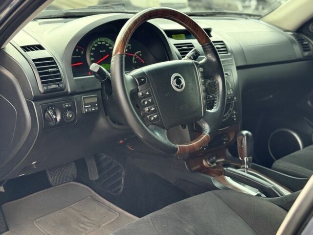 Сірий Cанг Йонг Rexton, об'ємом двигуна 2.7 л та пробігом 246 тис. км за 6999 $, фото 17 на Automoto.ua