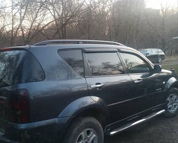 Сірий Cанг Йонг Rexton, об'ємом двигуна 2.7 л та пробігом 214 тис. км за 8000 $, фото 7 на Automoto.ua