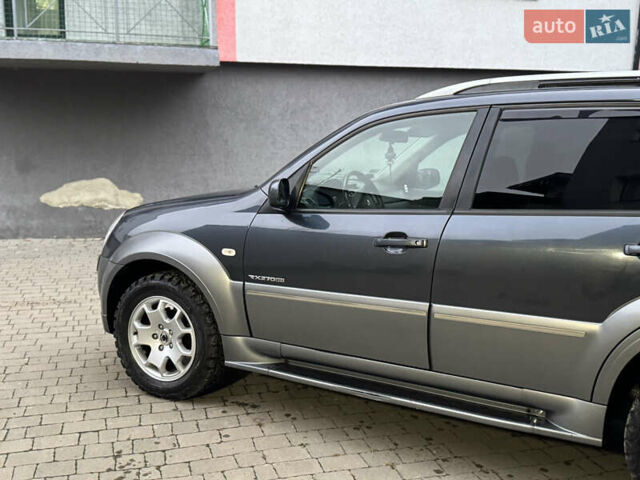 Серый Cанг Йонг Рекстон, объемом двигателя 2.7 л и пробегом 275 тыс. км за 6999 $, фото 8 на Automoto.ua