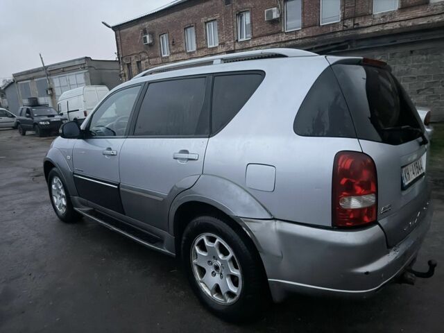 Серый Cанг Йонг Рекстон, объемом двигателя 2 л и пробегом 287 тыс. км за 3500 $, фото 1 на Automoto.ua