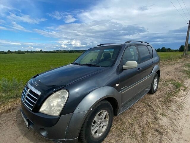Сірий Cанг Йонг Rexton, об'ємом двигуна 2.7 л та пробігом 467 тис. км за 6000 $, фото 6 на Automoto.ua