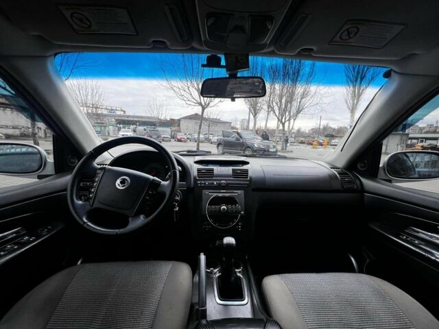 Сірий Cанг Йонг Rexton, об'ємом двигуна 2.7 л та пробігом 207 тис. км за 8000 $, фото 12 на Automoto.ua
