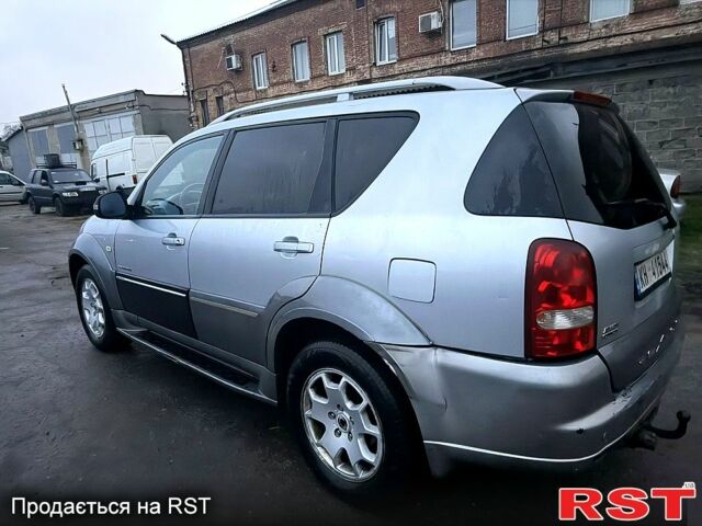 Сірий Cанг Йонг Rexton, об'ємом двигуна 2 л та пробігом 287 тис. км за 3500 $, фото 1 на Automoto.ua