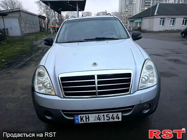 Сірий Cанг Йонг Rexton, об'ємом двигуна 2 л та пробігом 287 тис. км за 3500 $, фото 2 на Automoto.ua