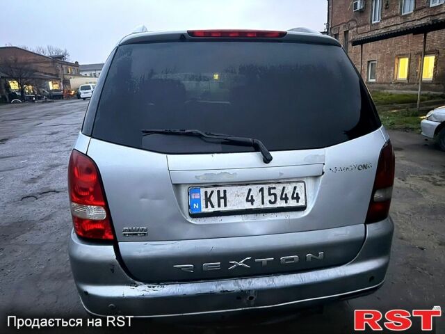Сірий Cанг Йонг Rexton, об'ємом двигуна 2 л та пробігом 287 тис. км за 3500 $, фото 5 на Automoto.ua