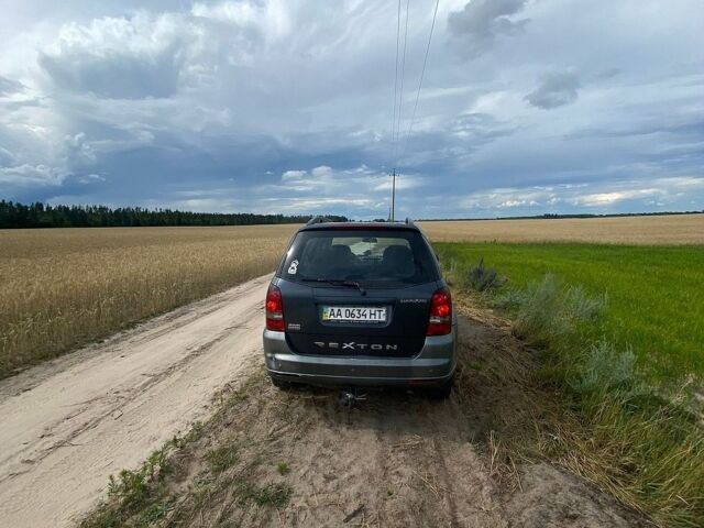 Сірий Cанг Йонг Rexton, об'ємом двигуна 2.7 л та пробігом 467 тис. км за 6000 $, фото 4 на Automoto.ua