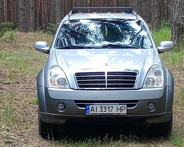 Серый Cанг Йонг Рекстон, объемом двигателя 2.7 л и пробегом 220 тыс. км за 5200 $, фото 9 на Automoto.ua