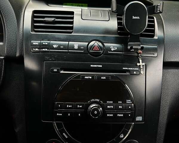 Сірий Cанг Йонг Rexton, об'ємом двигуна 2.7 л та пробігом 279 тис. км за 7800 $, фото 11 на Automoto.ua