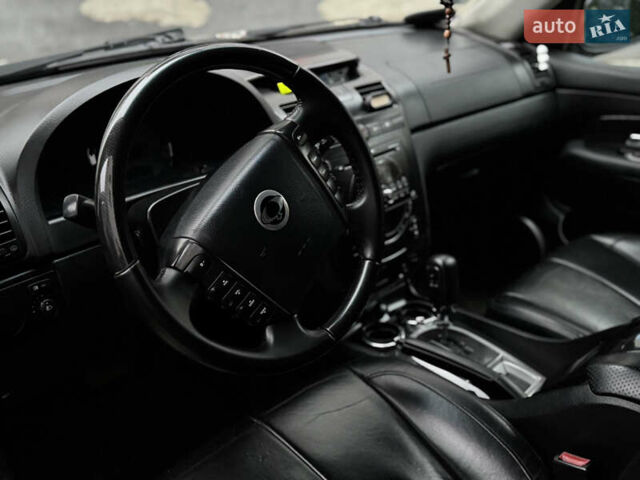 Серый Cанг Йонг Рекстон, объемом двигателя 2.7 л и пробегом 275 тыс. км за 6999 $, фото 19 на Automoto.ua