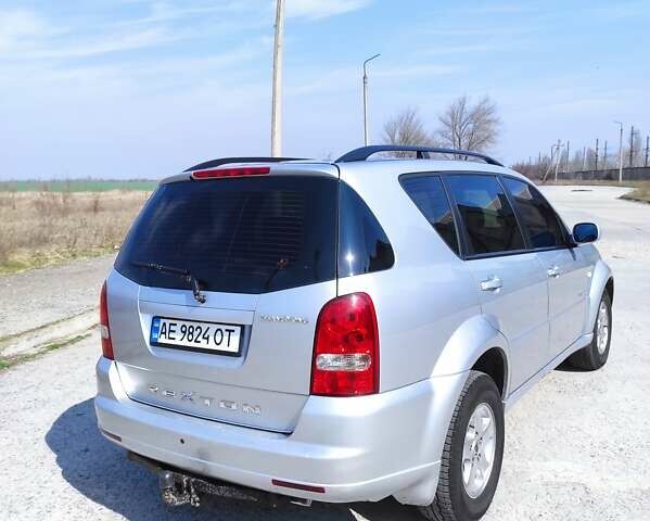 Сірий Cанг Йонг Rexton, об'ємом двигуна 2.7 л та пробігом 200 тис. км за 7500 $, фото 10 на Automoto.ua