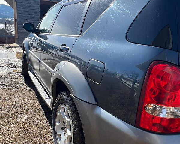 Сірий Cанг Йонг Rexton, об'ємом двигуна 2.7 л та пробігом 270 тис. км за 6994 $, фото 22 на Automoto.ua