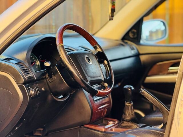 Сірий Cанг Йонг Rexton, об'ємом двигуна 2.7 л та пробігом 290 тис. км за 3950 $, фото 4 на Automoto.ua