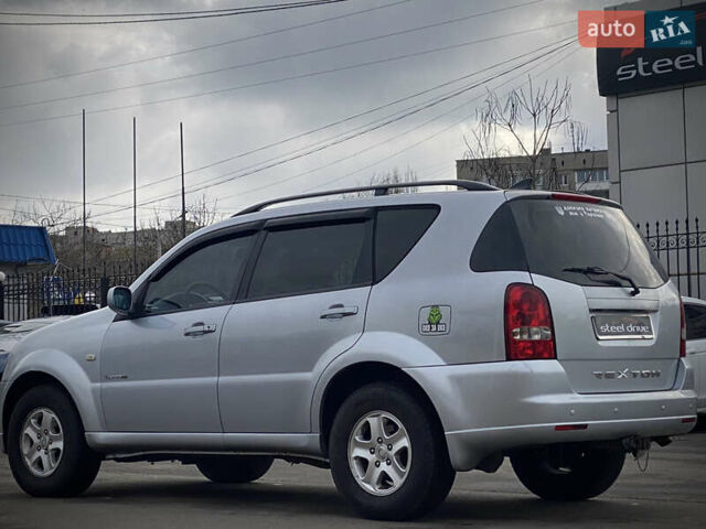 Сірий Cанг Йонг Rexton, об'ємом двигуна 2.7 л та пробігом 183 тис. км за 6999 $, фото 3 на Automoto.ua