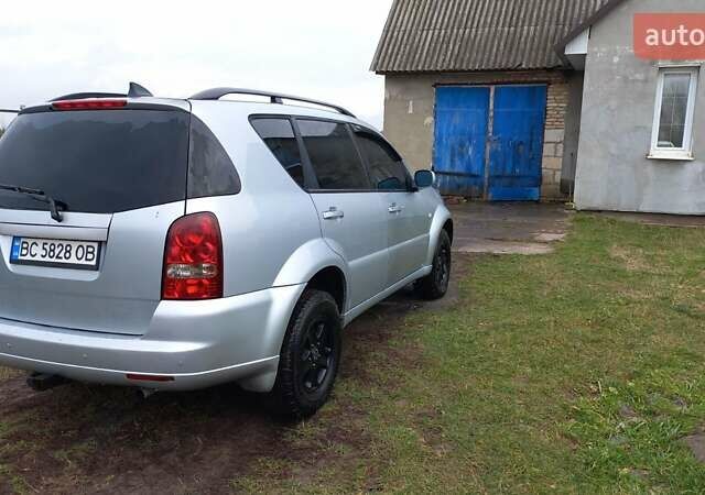 Сірий Cанг Йонг Rexton, об'ємом двигуна 2.7 л та пробігом 280 тис. км за 6000 $, фото 5 на Automoto.ua