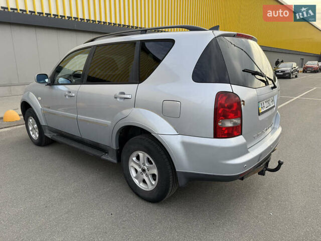 Сірий Cанг Йонг Rexton, об'ємом двигуна 2.7 л та пробігом 200 тис. км за 6950 $, фото 11 на Automoto.ua