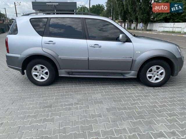 Сірий Cанг Йонг Rexton, об'ємом двигуна 2.7 л та пробігом 360 тис. км за 7500 $, фото 3 на Automoto.ua