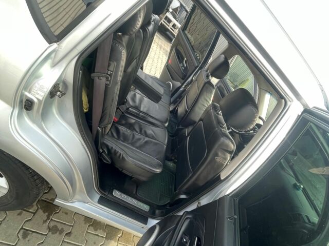 Сірий Cанг Йонг Rexton, об'ємом двигуна 2.7 л та пробігом 301 тис. км за 3200 $, фото 6 на Automoto.ua