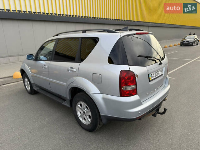 Сірий Cанг Йонг Rexton, об'ємом двигуна 2.7 л та пробігом 200 тис. км за 7900 $, фото 9 на Automoto.ua