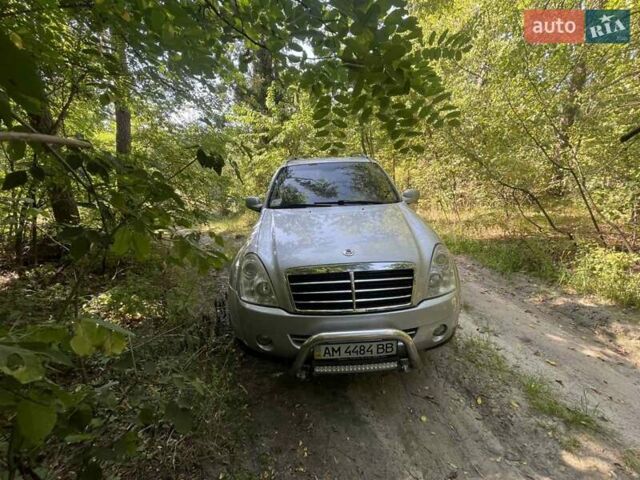 Серый Cанг Йонг Рекстон, объемом двигателя 2.7 л и пробегом 222 тыс. км за 8500 $, фото 7 на Automoto.ua
