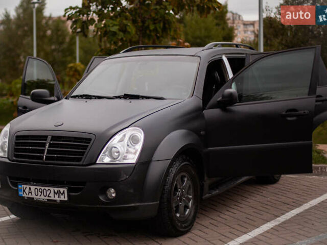 Сірий Cанг Йонг Rexton, об'ємом двигуна 2.7 л та пробігом 157 тис. км за 7500 $, фото 5 на Automoto.ua