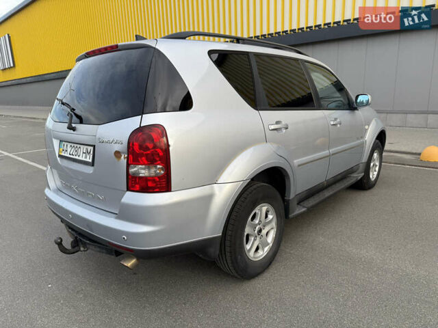 Сірий Cанг Йонг Rexton, об'ємом двигуна 2.7 л та пробігом 200 тис. км за 7900 $, фото 6 на Automoto.ua