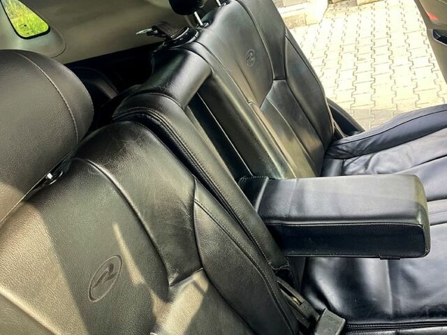 Сірий Cанг Йонг Rexton, об'ємом двигуна 2.7 л та пробігом 301 тис. км за 3150 $, фото 9 на Automoto.ua