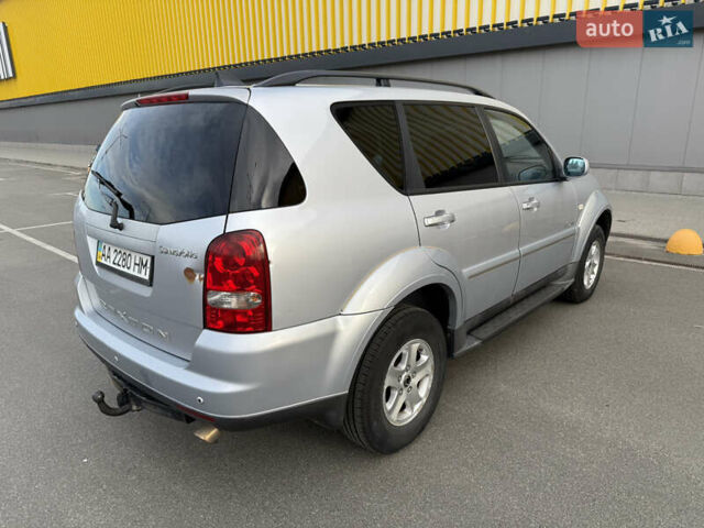 Сірий Cанг Йонг Rexton, об'ємом двигуна 2.7 л та пробігом 200 тис. км за 7900 $, фото 8 на Automoto.ua