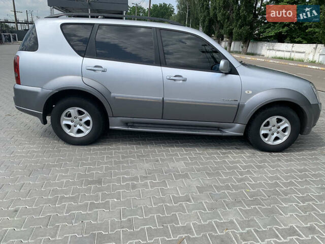 Сірий Cанг Йонг Rexton, об'ємом двигуна 2.7 л та пробігом 360 тис. км за 7500 $, фото 7 на Automoto.ua