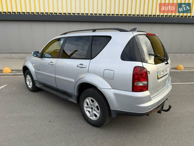 Сірий Cанг Йонг Rexton, об'ємом двигуна 2.7 л та пробігом 200 тис. км за 7900 $, фото 11 на Automoto.ua