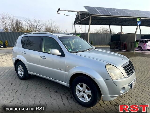 Сірий Cанг Йонг Rexton, об'ємом двигуна 2.7 л та пробігом 301 тис. км за 3150 $, фото 2 на Automoto.ua