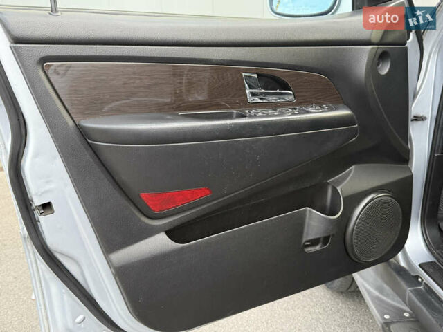 Сірий Cанг Йонг Rexton, об'ємом двигуна 2.7 л та пробігом 200 тис. км за 6700 $, фото 14 на Automoto.ua