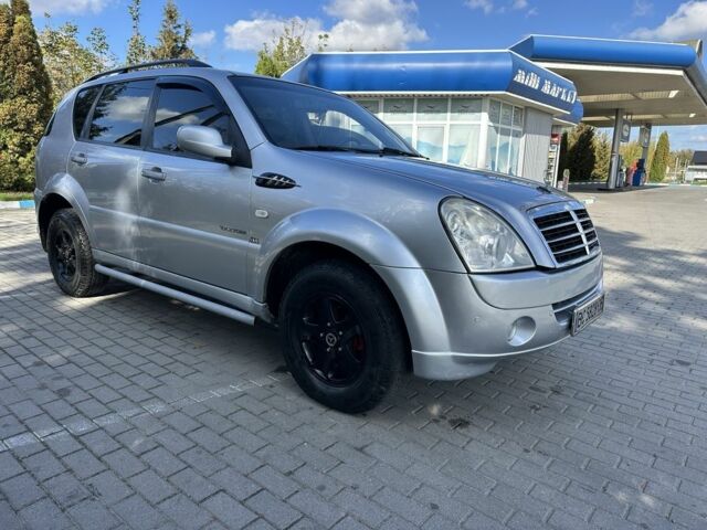 Сірий Cанг Йонг Rexton, об'ємом двигуна 2.7 л та пробігом 234 тис. км за 5200 $, фото 2 на Automoto.ua