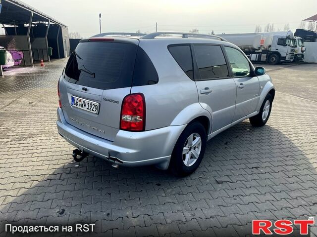 Сірий Cанг Йонг Rexton, об'ємом двигуна 2.7 л та пробігом 301 тис. км за 3150 $, фото 3 на Automoto.ua