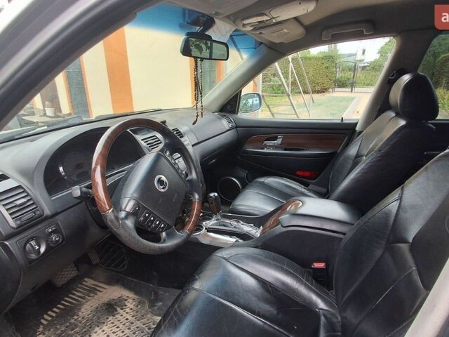 Сірий Cанг Йонг Rexton, об'ємом двигуна 2.7 л та пробігом 230 тис. км за 6000 $, фото 3 на Automoto.ua