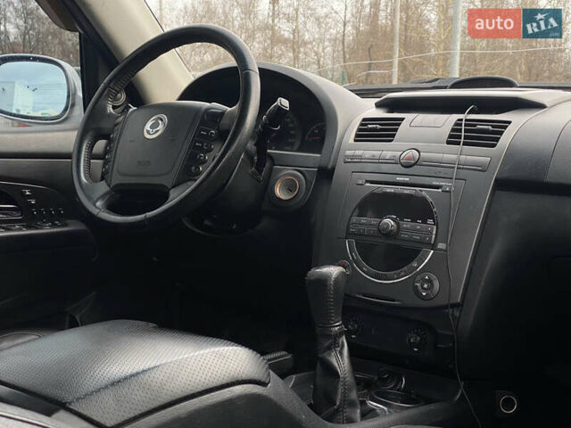 Сірий Cанг Йонг Rexton, об'ємом двигуна 2.7 л та пробігом 183 тис. км за 6999 $, фото 9 на Automoto.ua