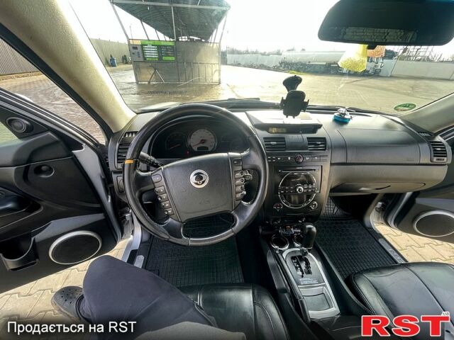 Сірий Cанг Йонг Rexton, об'ємом двигуна 2.7 л та пробігом 301 тис. км за 3150 $, фото 5 на Automoto.ua