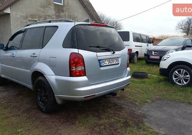 Сірий Cанг Йонг Rexton, об'ємом двигуна 2.7 л та пробігом 280 тис. км за 6000 $, фото 3 на Automoto.ua