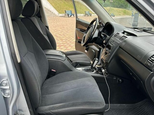 Сірий Cанг Йонг Rexton, об'ємом двигуна 2.7 л та пробігом 118 тис. км за 8500 $, фото 11 на Automoto.ua