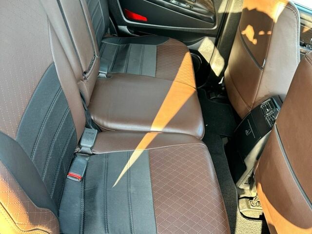 Сірий Cанг Йонг Rexton, об'ємом двигуна 2.7 л та пробігом 233 тис. км за 10000 $, фото 21 на Automoto.ua