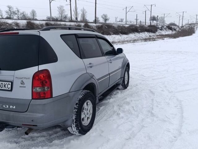 Сірий Cанг Йонг Rexton, об'ємом двигуна 3 л та пробігом 222 тис. км за 6950 $, фото 3 на Automoto.ua