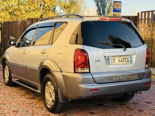 Сірий Cанг Йонг Rexton, об'ємом двигуна 2.7 л та пробігом 290 тис. км за 3950 $, фото 3 на Automoto.ua